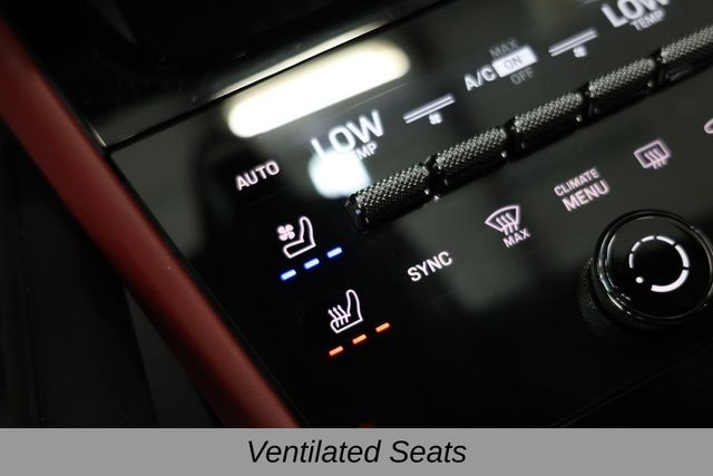 Porsche Cayenne Coupe Vehicle Image 27
