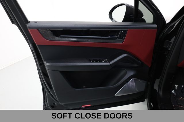 Porsche Cayenne Coupe Vehicle Image 41