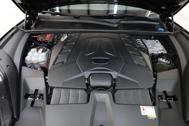 Porsche Cayenne Coupe Vehicle Image 64