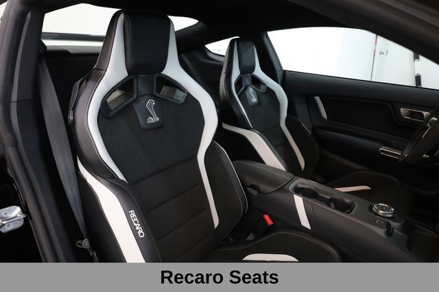 Ford Mustang Vehicle Image 16