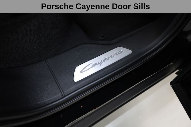Porsche Cayenne Vehicle Image 29