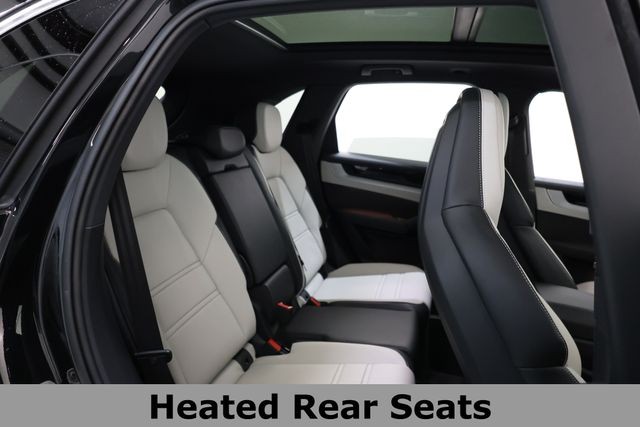 Porsche Cayenne Vehicle Image 34