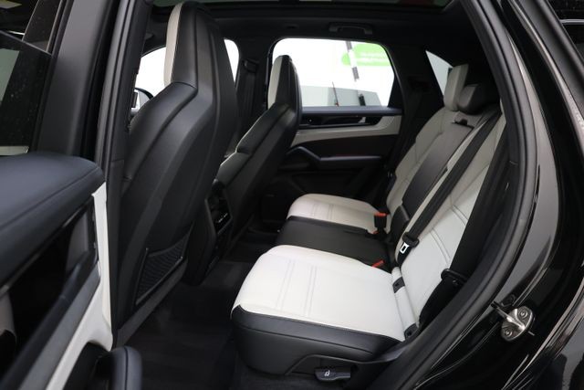 Porsche Cayenne Vehicle Image 60