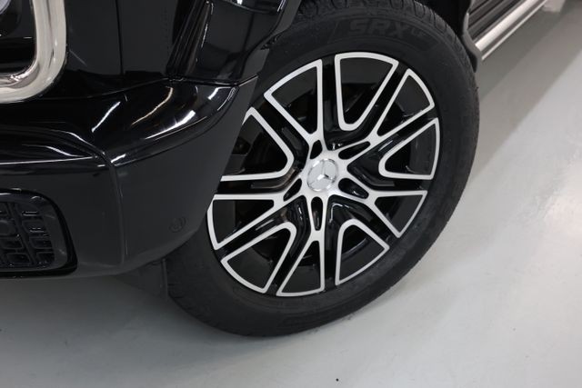 Mercedes-Benz G-Class Vehicle Image 55