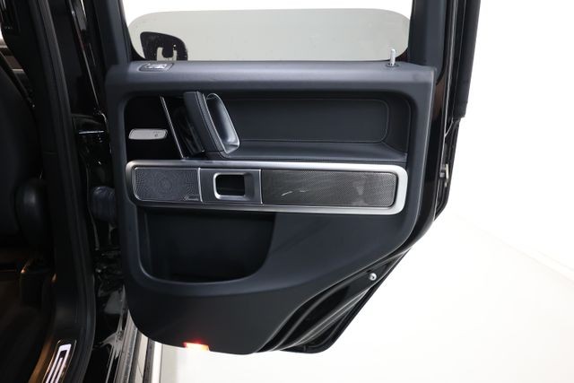 Mercedes-Benz G-Class Vehicle Image 57