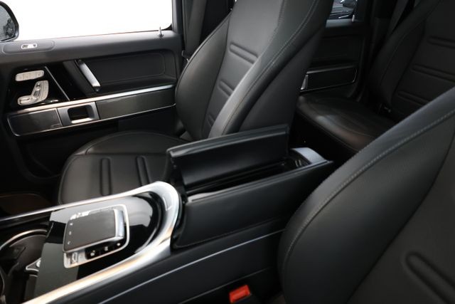 Mercedes-Benz G-Class Vehicle Image 59