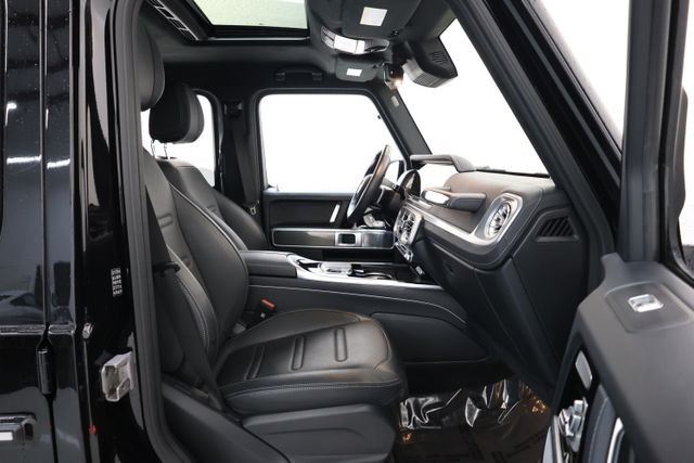 Mercedes-Benz G-Class Vehicle Image 63