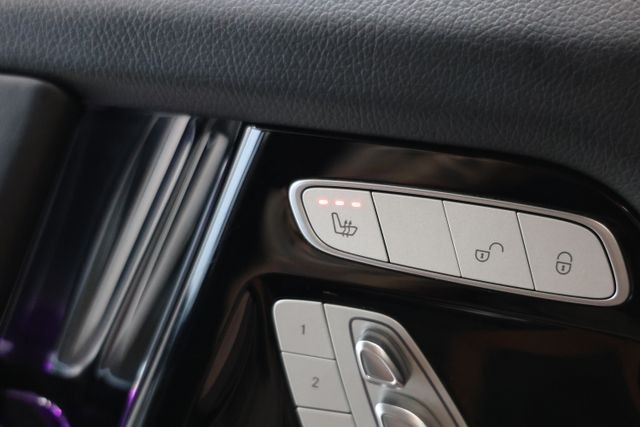 Mercedes-Benz G-Class Vehicle Image 66
