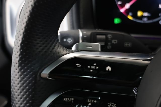 Mercedes-Benz G-Class Vehicle Image 68