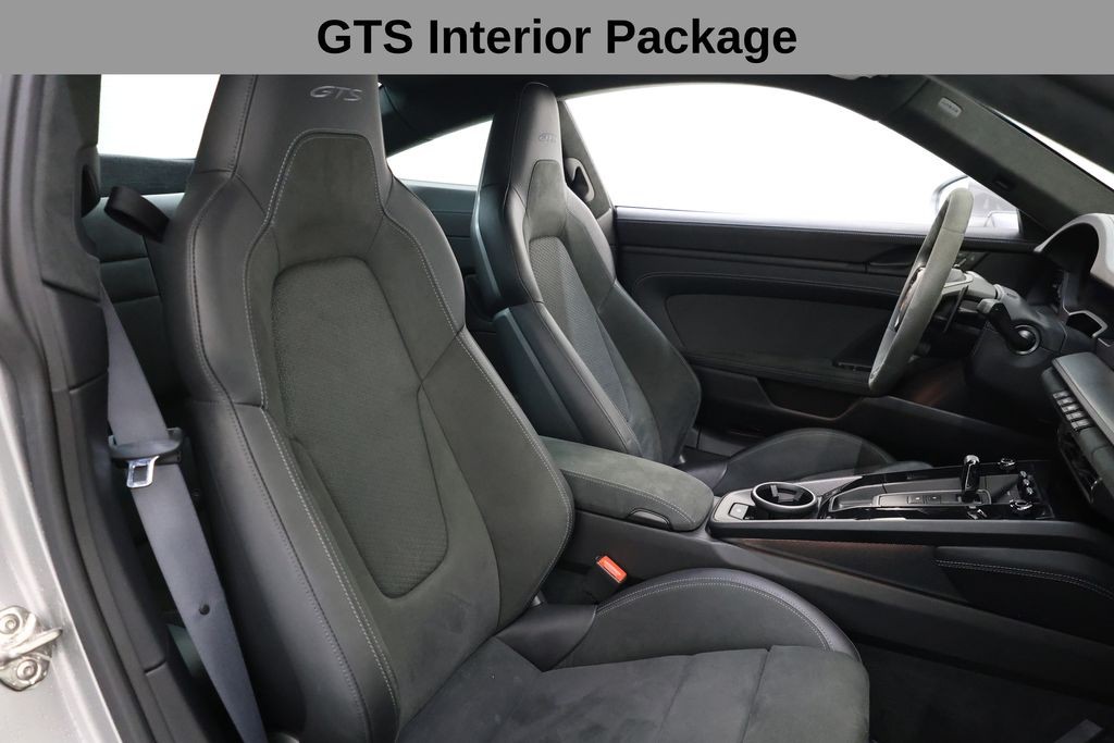 Porsche 911 Vehicle Full-screen Gallery Image 11