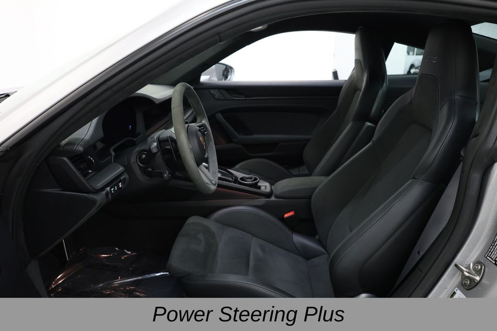 Porsche 911 Vehicle Full-screen Gallery Image 14
