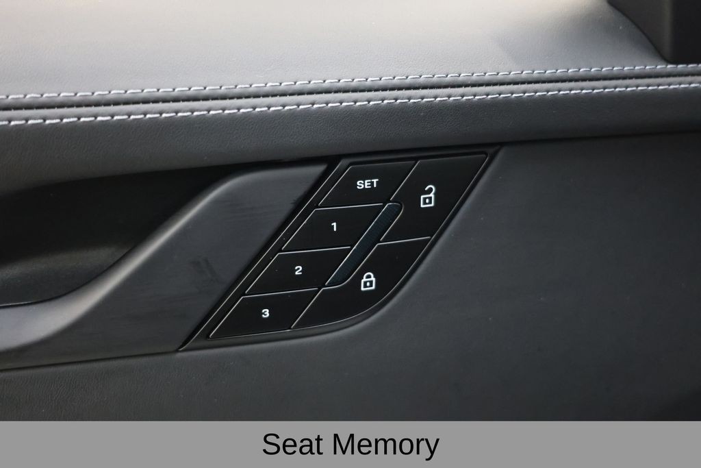 Porsche 911 Vehicle Full-screen Gallery Image 35