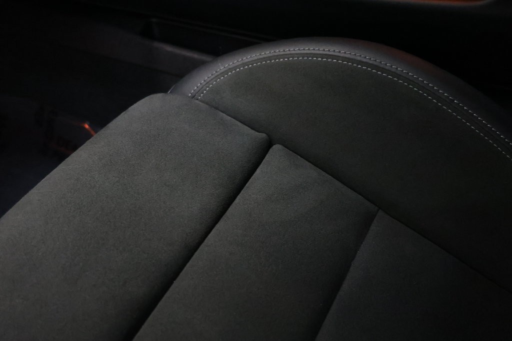 Porsche 911 Vehicle Full-screen Gallery Image 56