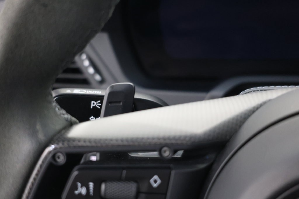 Porsche 911 Vehicle Full-screen Gallery Image 57