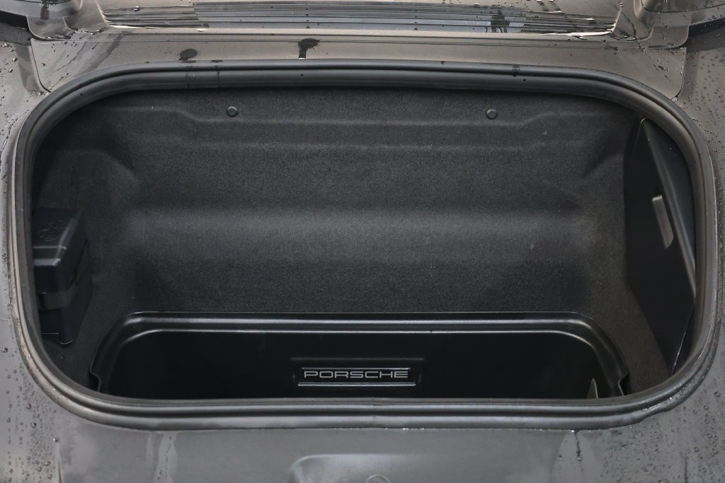 Porsche 911 Vehicle Full-screen Gallery Image 62
