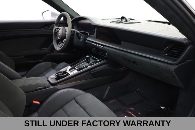 Porsche 911 Vehicle Image 18