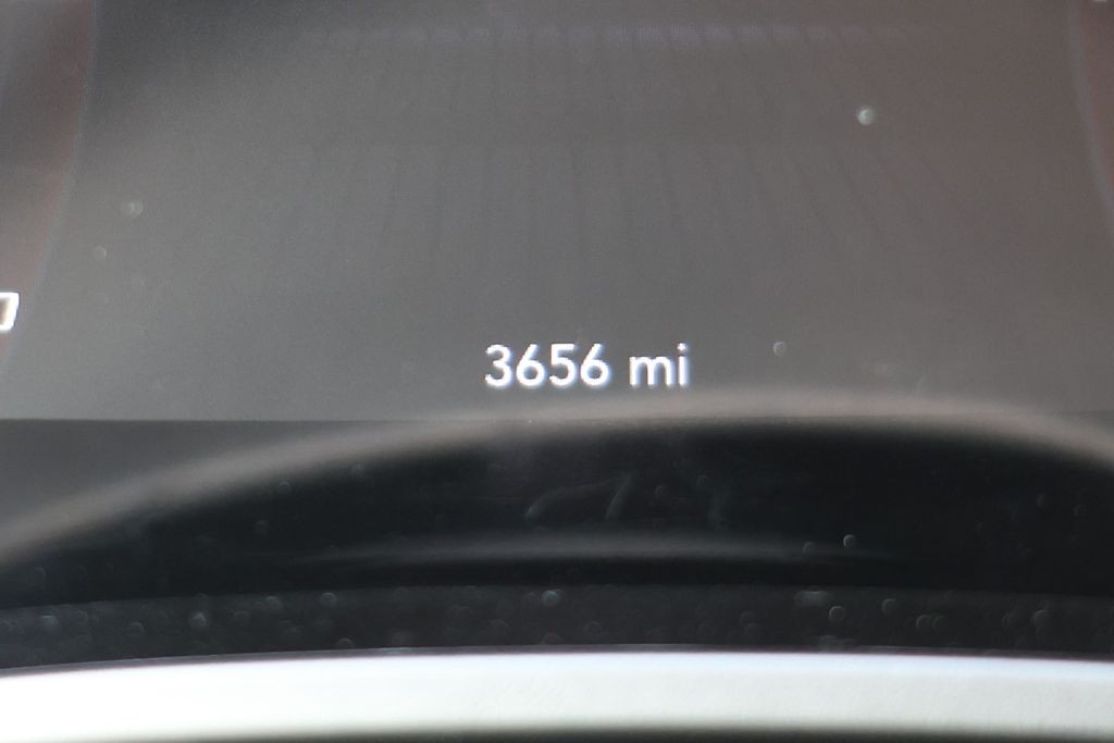 Dodge Challenger Vehicle Full-screen Gallery Image 09