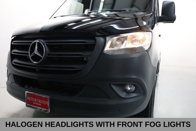 Mercedes-Benz Sprinter 2500 Vehicle Image 36