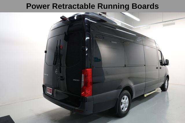 Mercedes-Benz Sprinter 2500 Vehicle Image 38