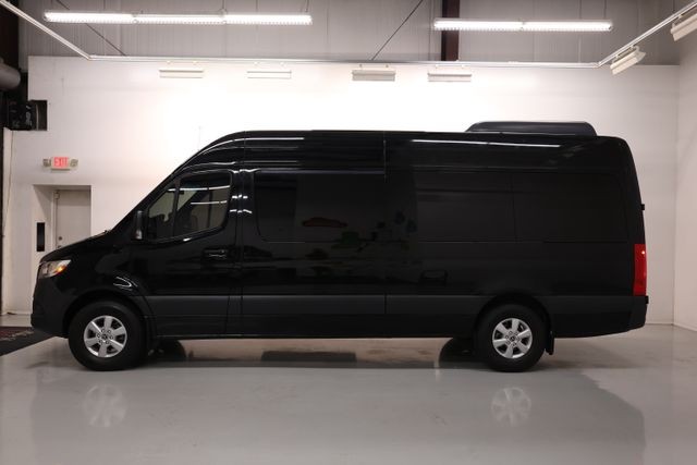Mercedes-Benz Sprinter 2500 Vehicle Image 48