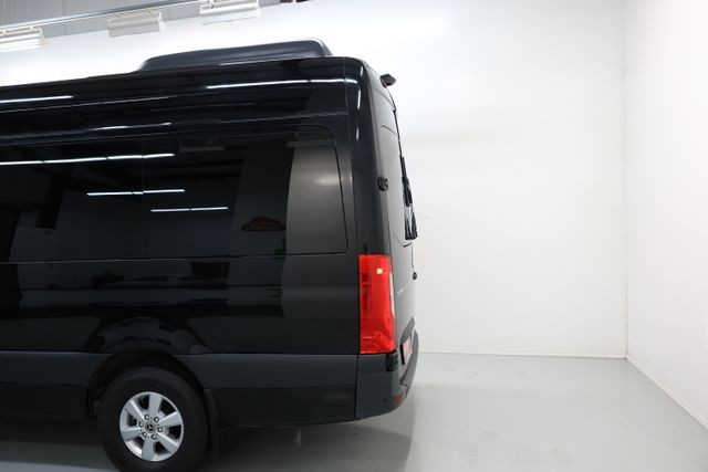 Mercedes-Benz Sprinter 2500 Vehicle Image 51