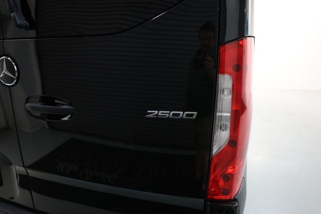 Mercedes-Benz Sprinter 2500 Vehicle Image 52