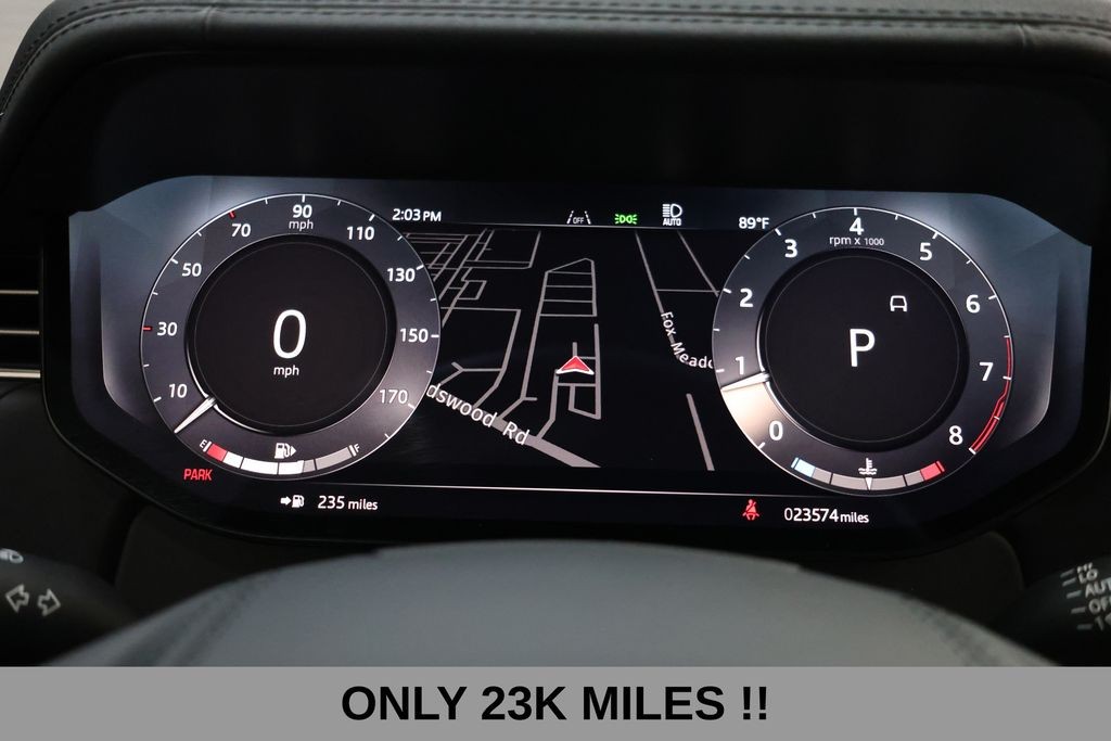 Land Rover Range Rover Vehicle Full-screen Gallery Image 05