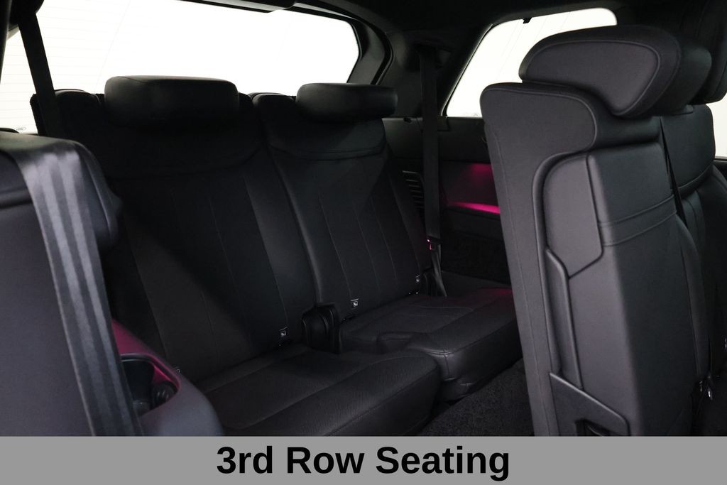 Land Rover Range Rover Vehicle Full-screen Gallery Image 19