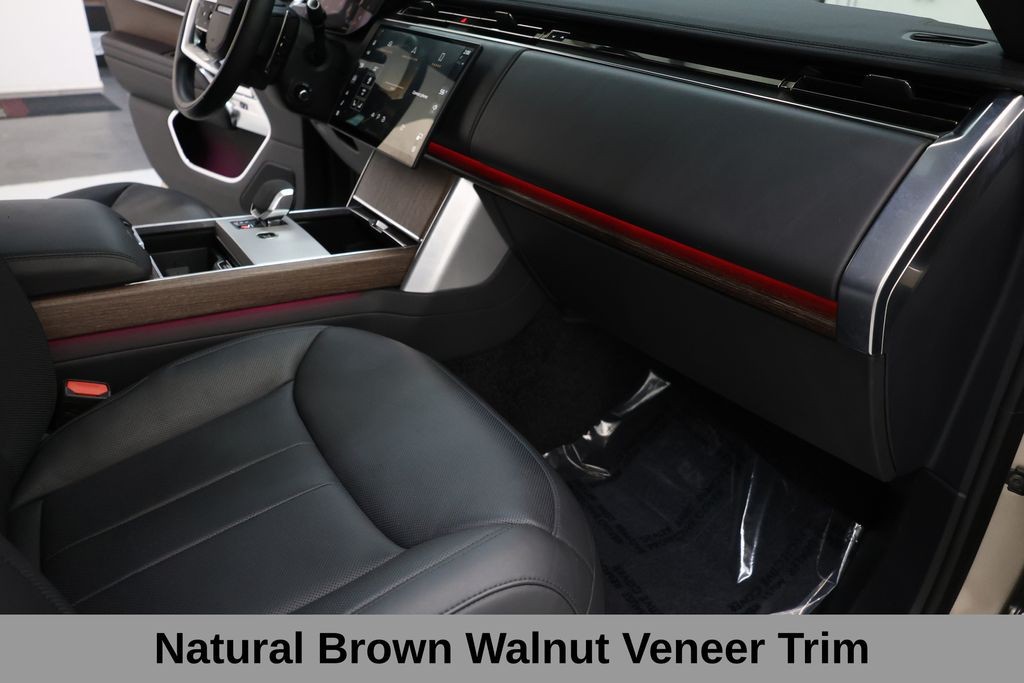 Land Rover Range Rover Vehicle Full-screen Gallery Image 20