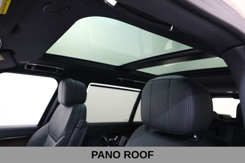 Land Rover Range Rover Vehicle Full-screen Gallery Image 27