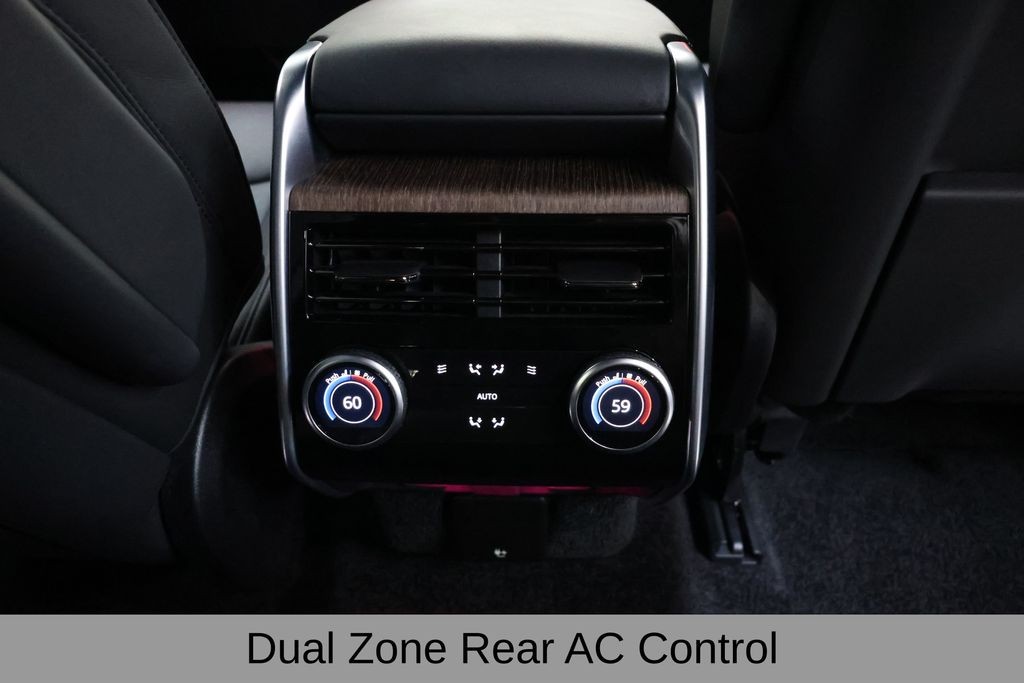 Land Rover Range Rover Vehicle Full-screen Gallery Image 42