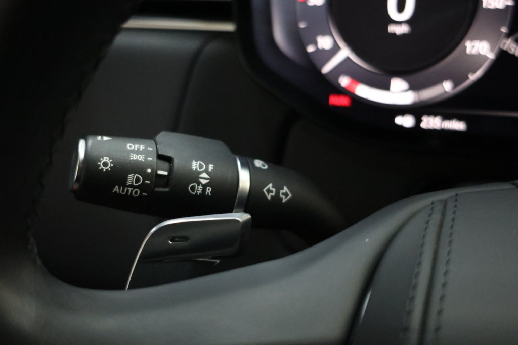 Land Rover Range Rover Vehicle Full-screen Gallery Image 73