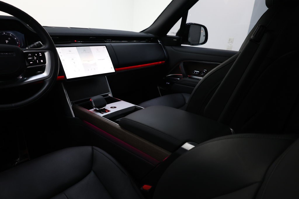 Land Rover Range Rover Vehicle Full-screen Gallery Image 75