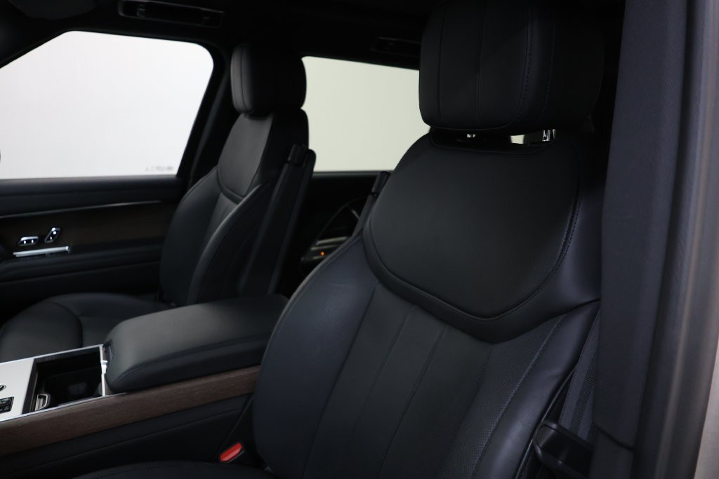 Land Rover Range Rover Vehicle Full-screen Gallery Image 79