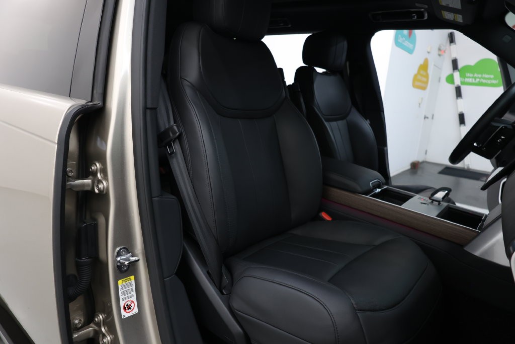 Land Rover Range Rover Vehicle Full-screen Gallery Image 82