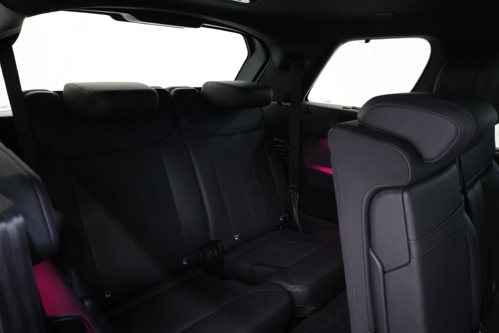 Land Rover Range Rover Vehicle Full-screen Gallery Image 84