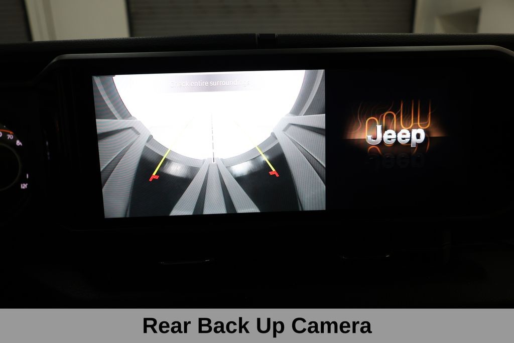 Jeep Wrangler Vehicle Full-screen Gallery Image 29