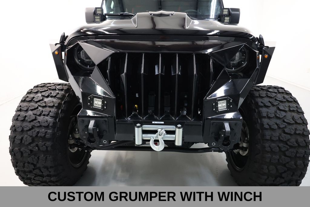 Jeep Wrangler Vehicle Full-screen Gallery Image 46