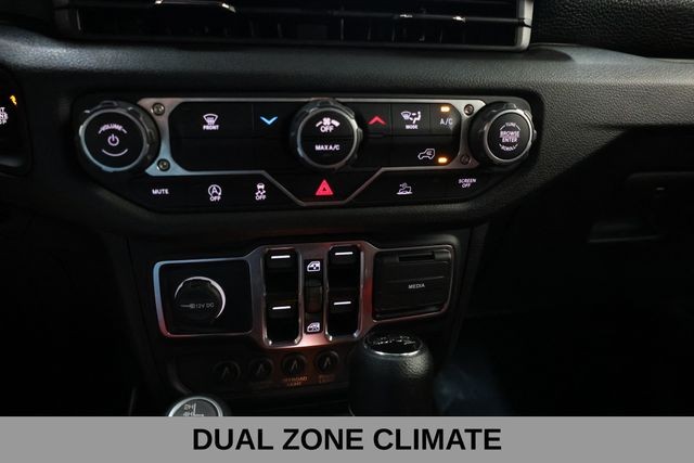 Jeep Wrangler Vehicle Image 38