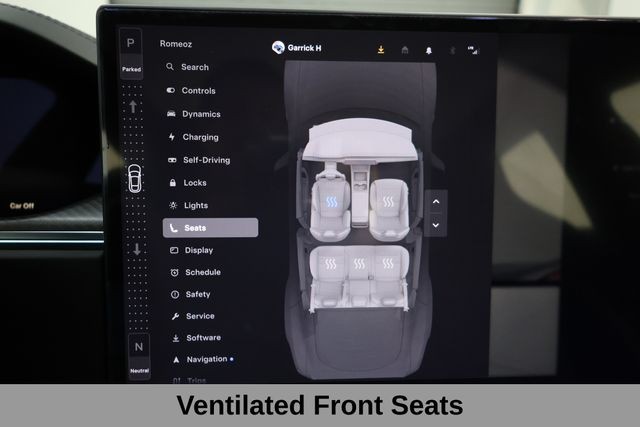 Tesla Model S Vehicle Image 30