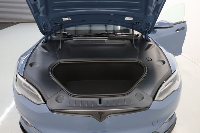 Tesla Model S Vehicle Image 61