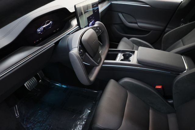 Tesla Model S Vehicle Image 72