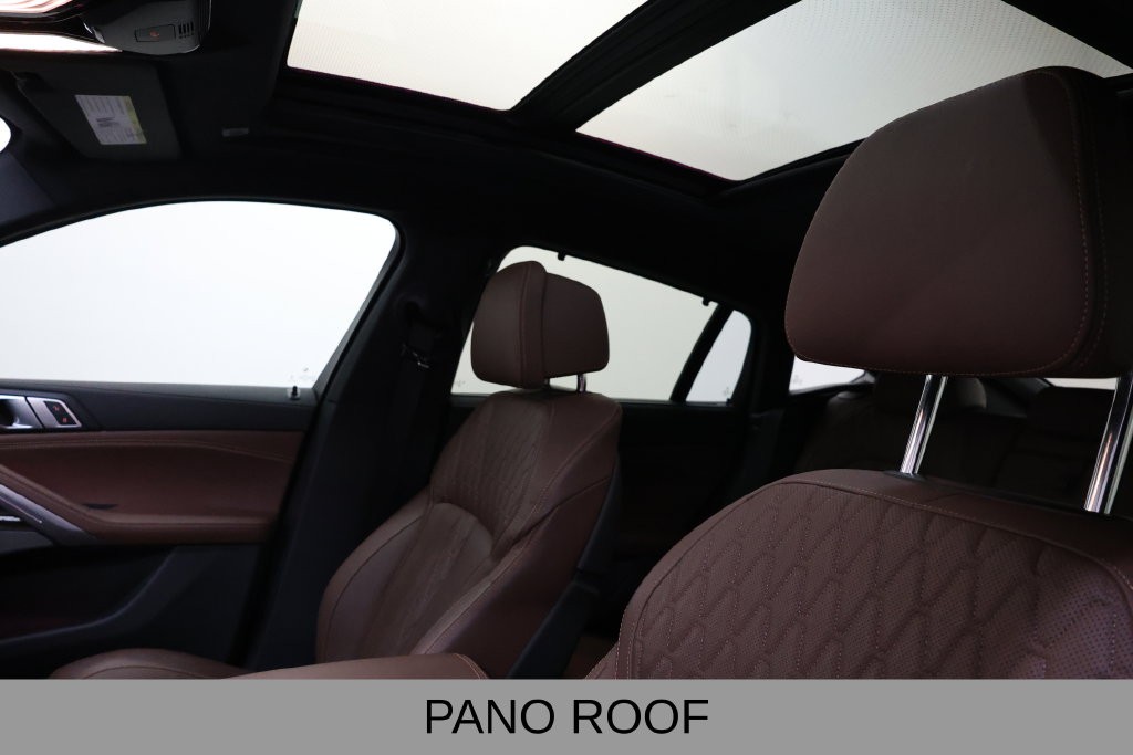 BMW X6 Vehicle Full-screen Gallery Image 22