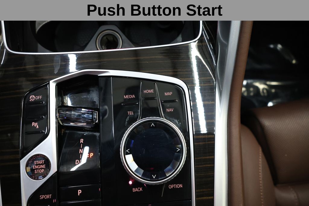 BMW X6 Vehicle Full-screen Gallery Image 23