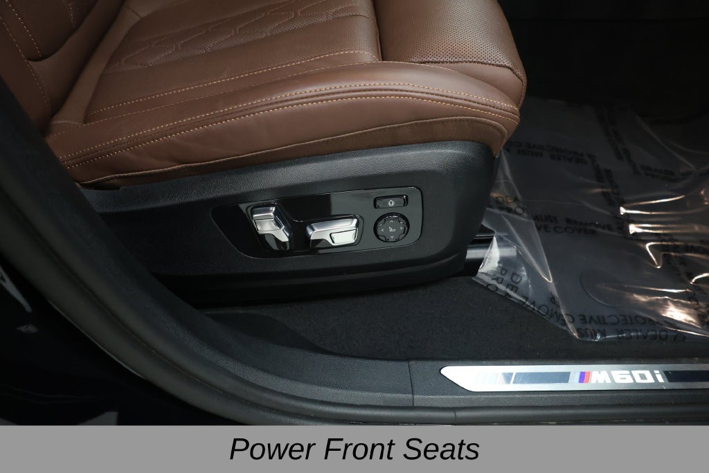 BMW X6 Vehicle Full-screen Gallery Image 30