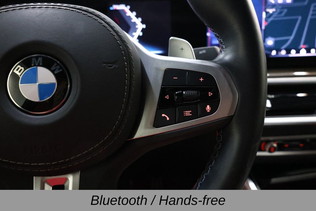 BMW X6 Vehicle Full-screen Gallery Image 42