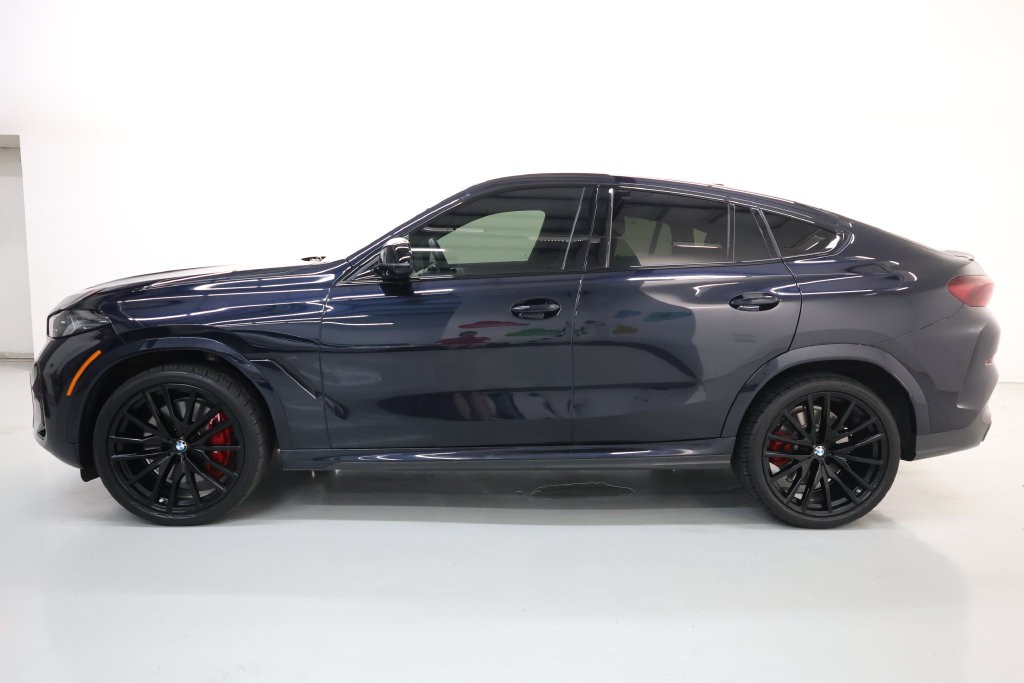BMW X6 Vehicle Full-screen Gallery Image 52
