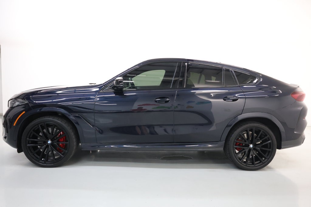 BMW X6 Vehicle Full-screen Gallery Image 53