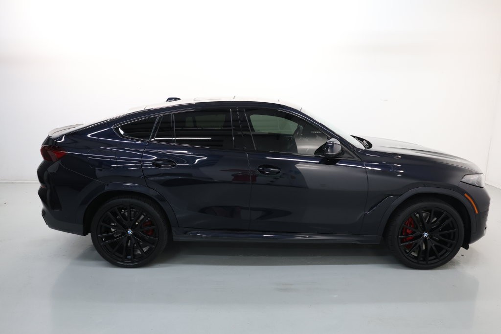BMW X6 Vehicle Full-screen Gallery Image 55