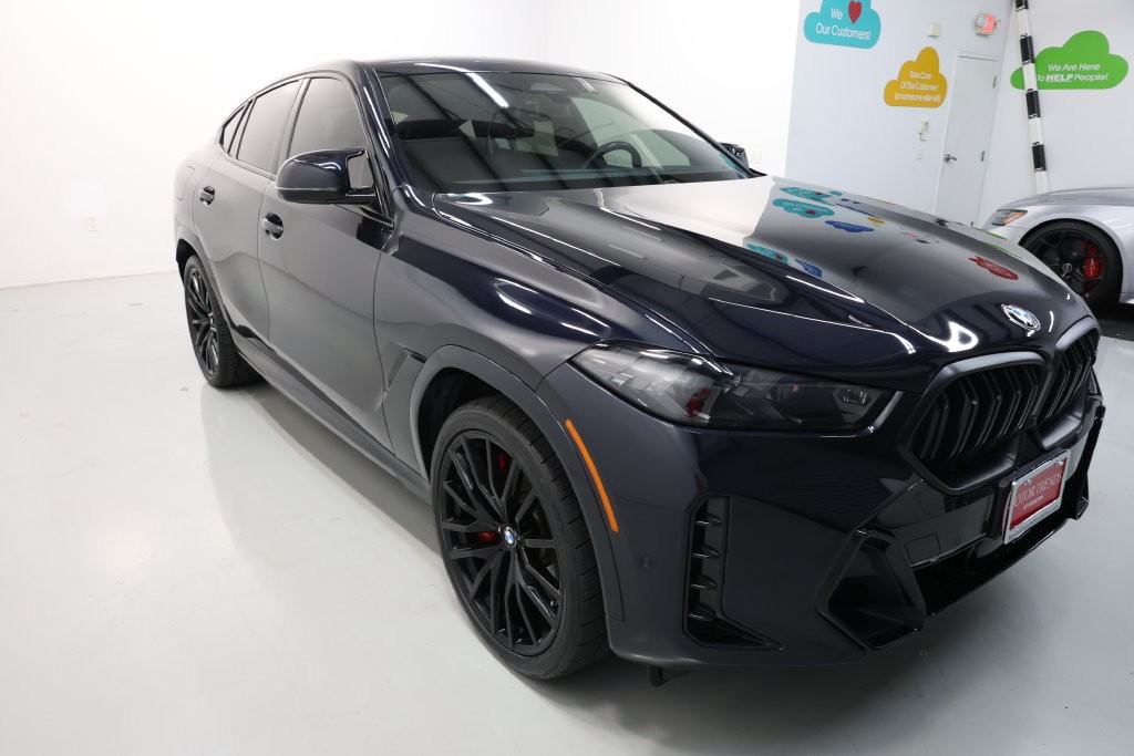 BMW X6 Vehicle Full-screen Gallery Image 56